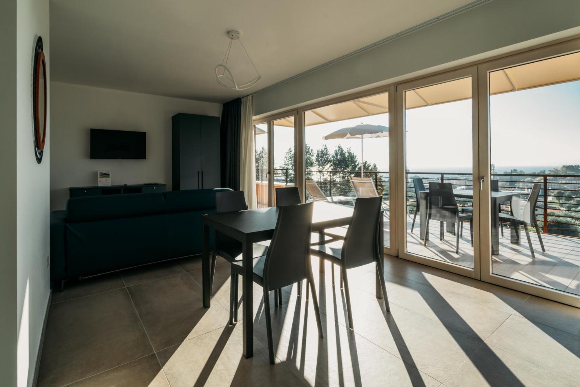 Apartments Monsurei, Lake View Бардолино Екстериор снимка