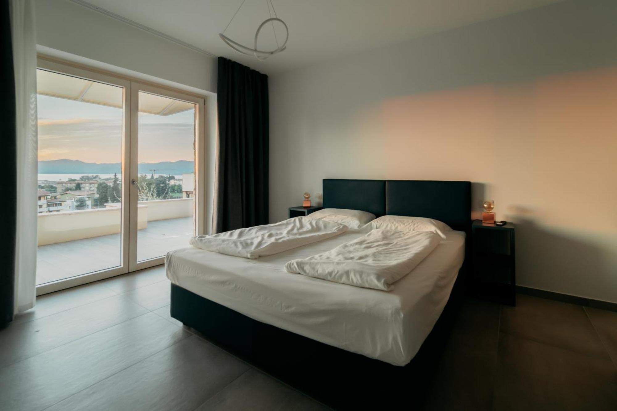 Apartments Monsurei, Lake View Бардолино Екстериор снимка