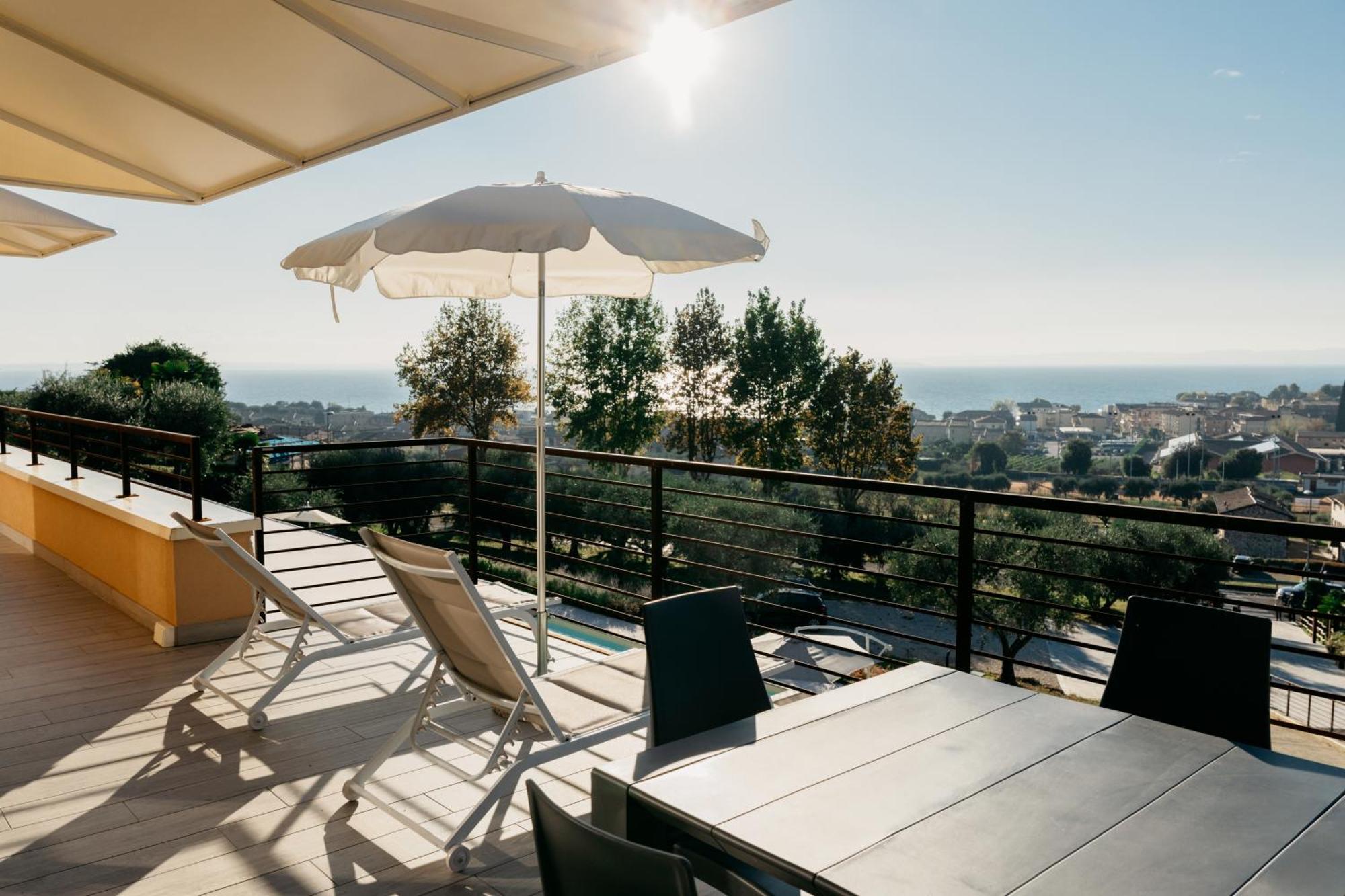Apartments Monsurei, Lake View Бардолино Екстериор снимка
