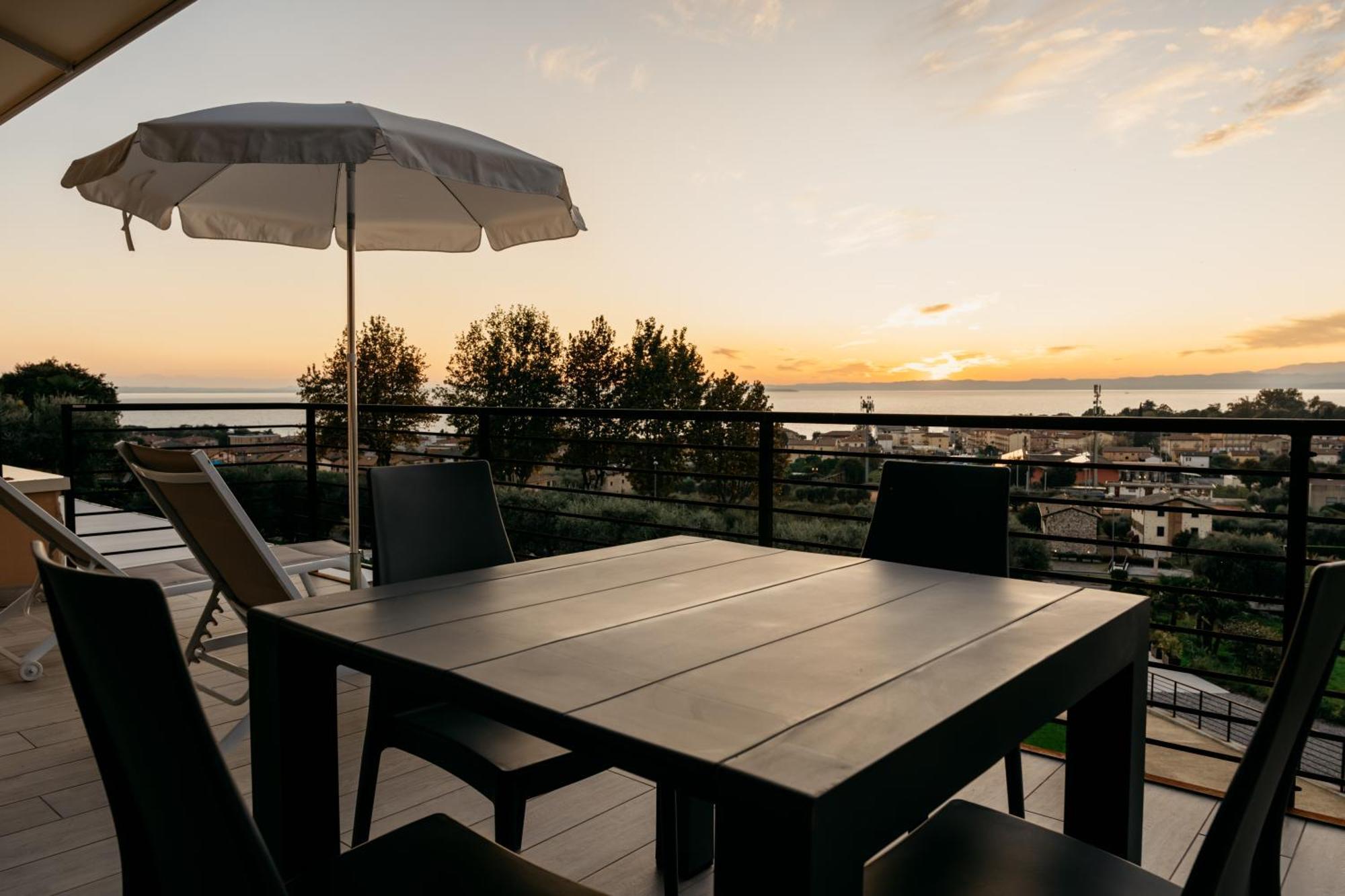 Apartments Monsurei, Lake View Бардолино Екстериор снимка