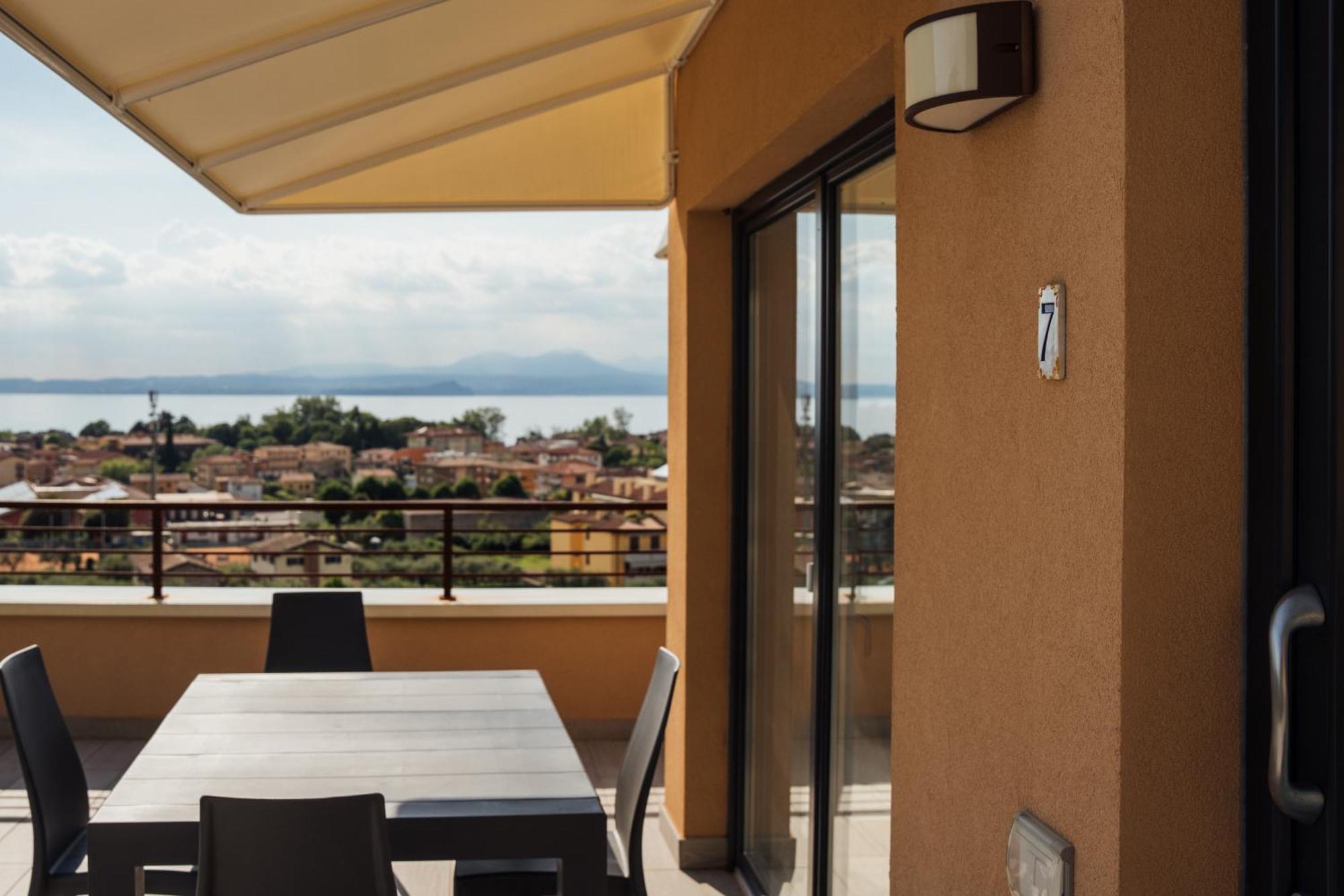 Apartments Monsurei, Lake View Бардолино Екстериор снимка