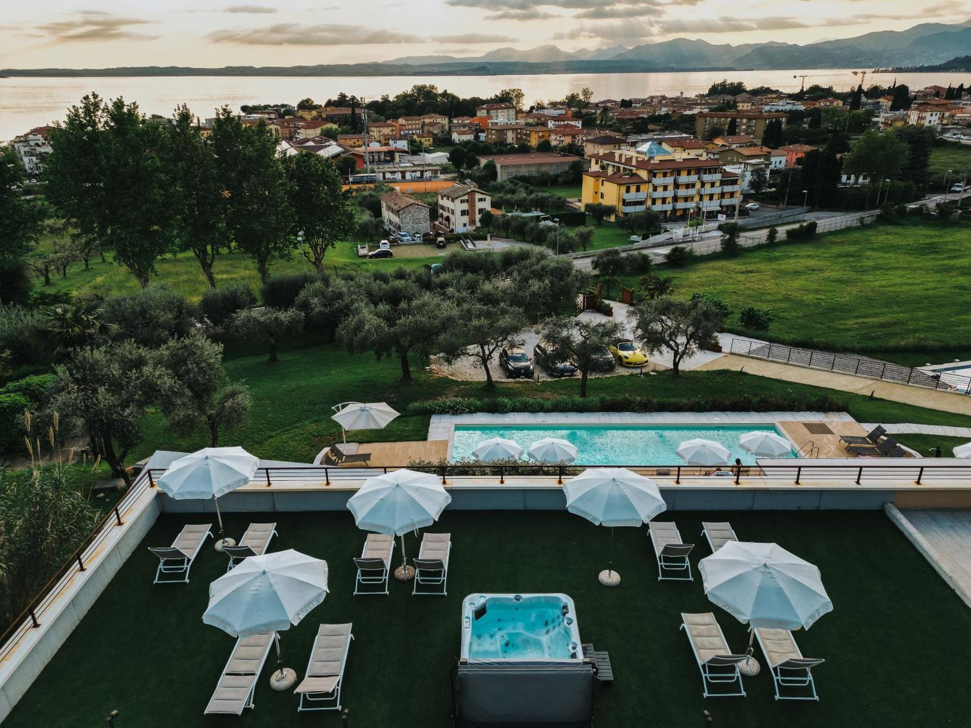 Apartments Monsurei, Lake View Бардолино Екстериор снимка